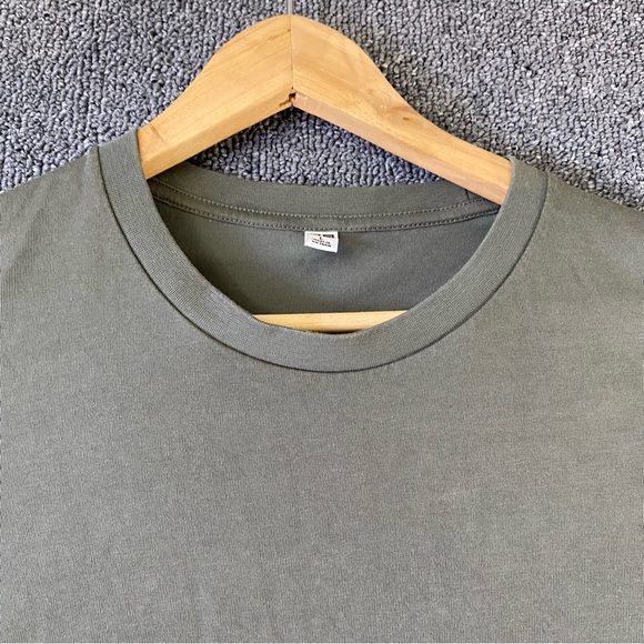 Uniqlo Green Men's Short Sleeve Tee L Minimalist Athleisure Neutral Performance - Picture 4 of 9